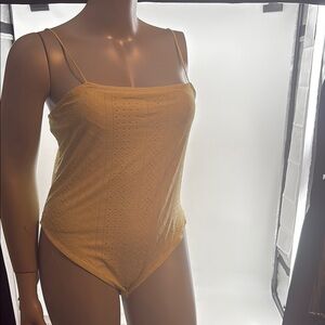NWT. Rue21 Yellow Eyelet Bodysuit Size (2X)